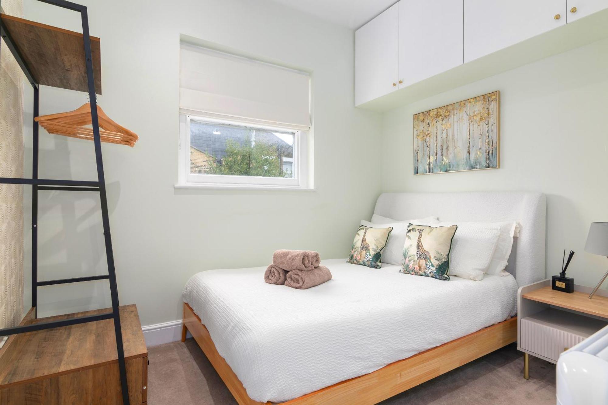 Apartament Cosy Flat 5 Min From Holland Park Station! Londyn Zewnętrze zdjęcie