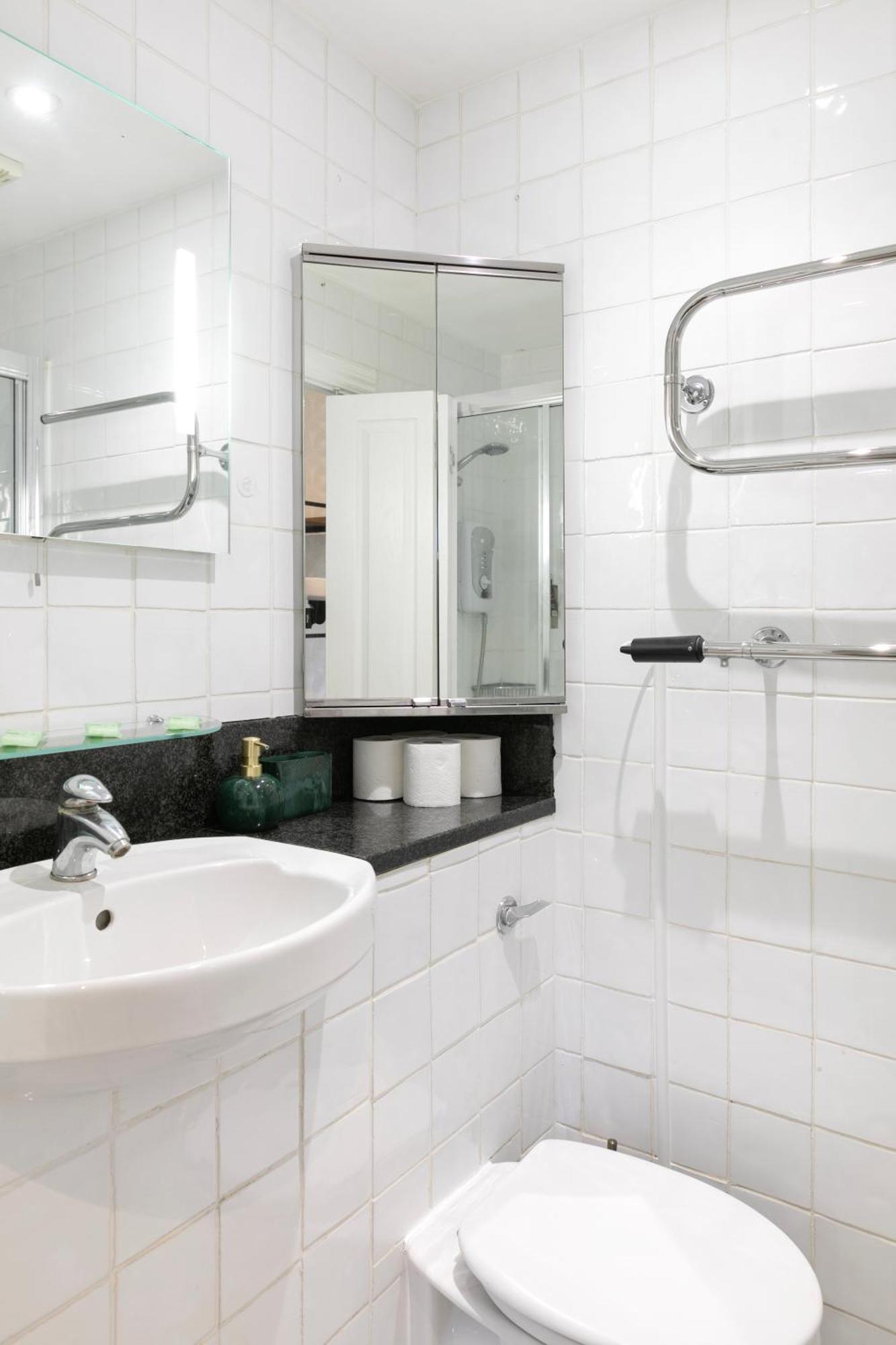 Apartament Cosy Flat 5 Min From Holland Park Station! Londyn Zewnętrze zdjęcie